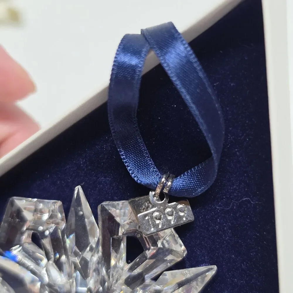 Swarovski Crystal 1999 Annual Snowflake Star Christmas Holiday Ornament With Box